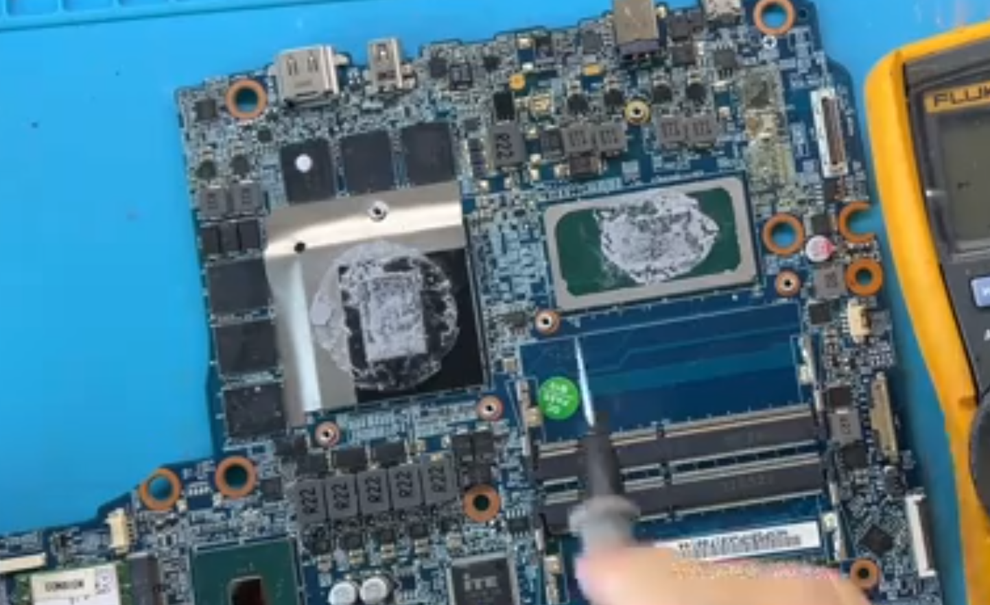 神州Z8D6 SQ1玩游戲掉電維修案例 神舟筆記本掉電維修 技術資訊 第1張-成都十五維修